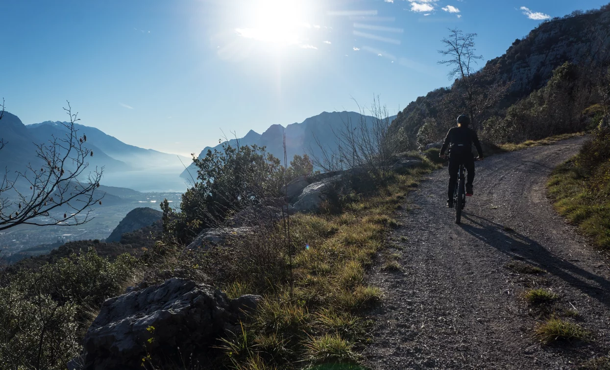 The uphill stretch on Doss del Clef | © Archivio Garda Trentino (ph. Marco Giacomello), Garda Trentino 