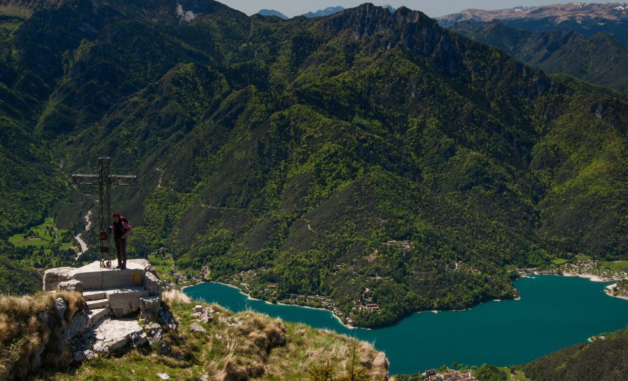 Cross from Cima d'Oro | © Mark Van Hattem, Garda Trentino 