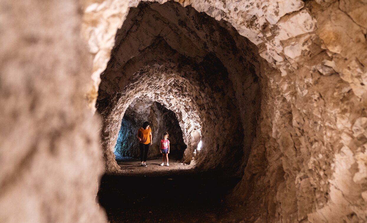 Trincee scavate nella roccia | © Alice Russolo, Garda Trentino 