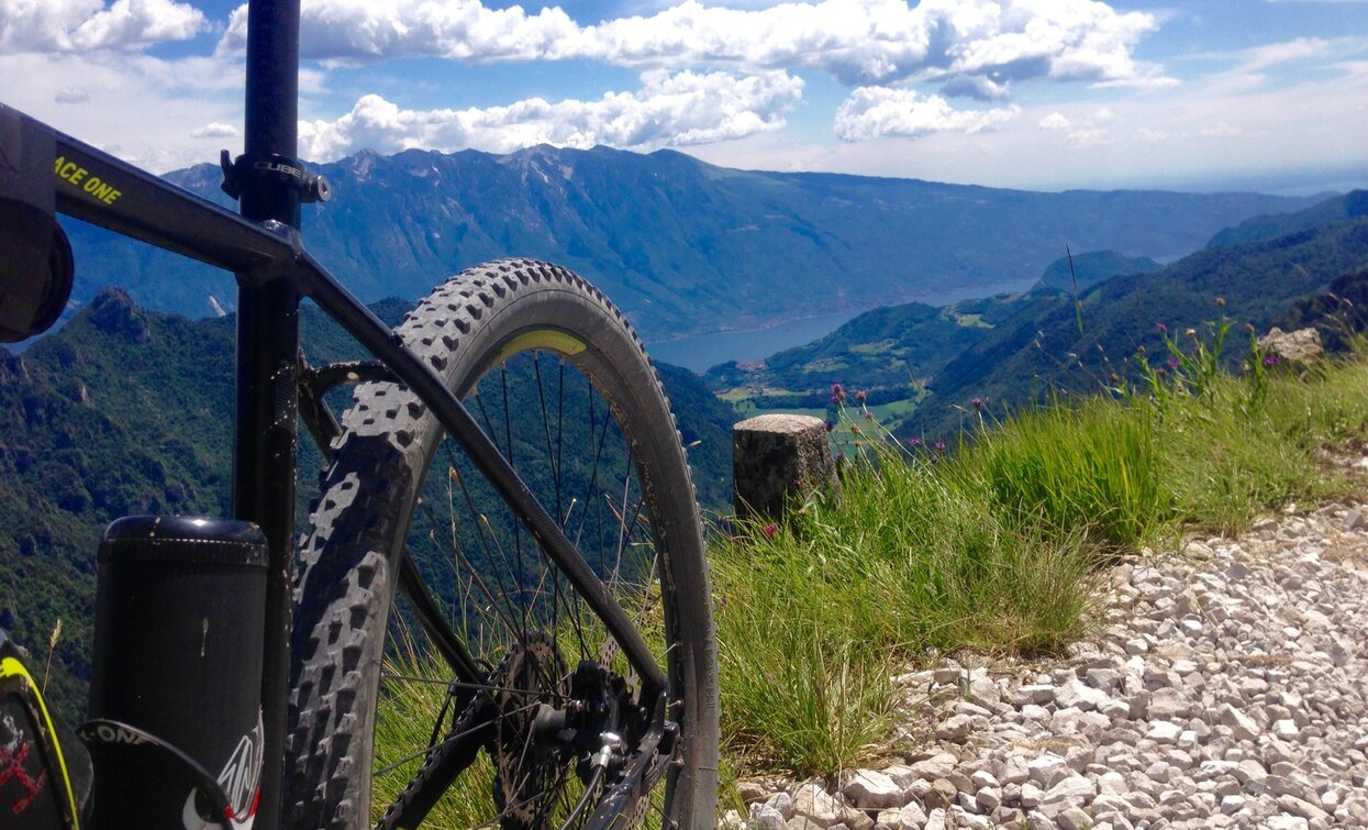 View over Lake Garda from the military road to Tremalzo | © Archivio Garda Trentino (ph. Max Spagnolli), Garda Trentino 