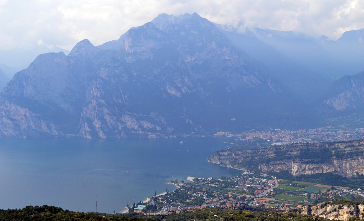 View over Torbole from the ridge of Segrom | © A. Pizzato - montagnadiviaggi.it, Garda Trentino