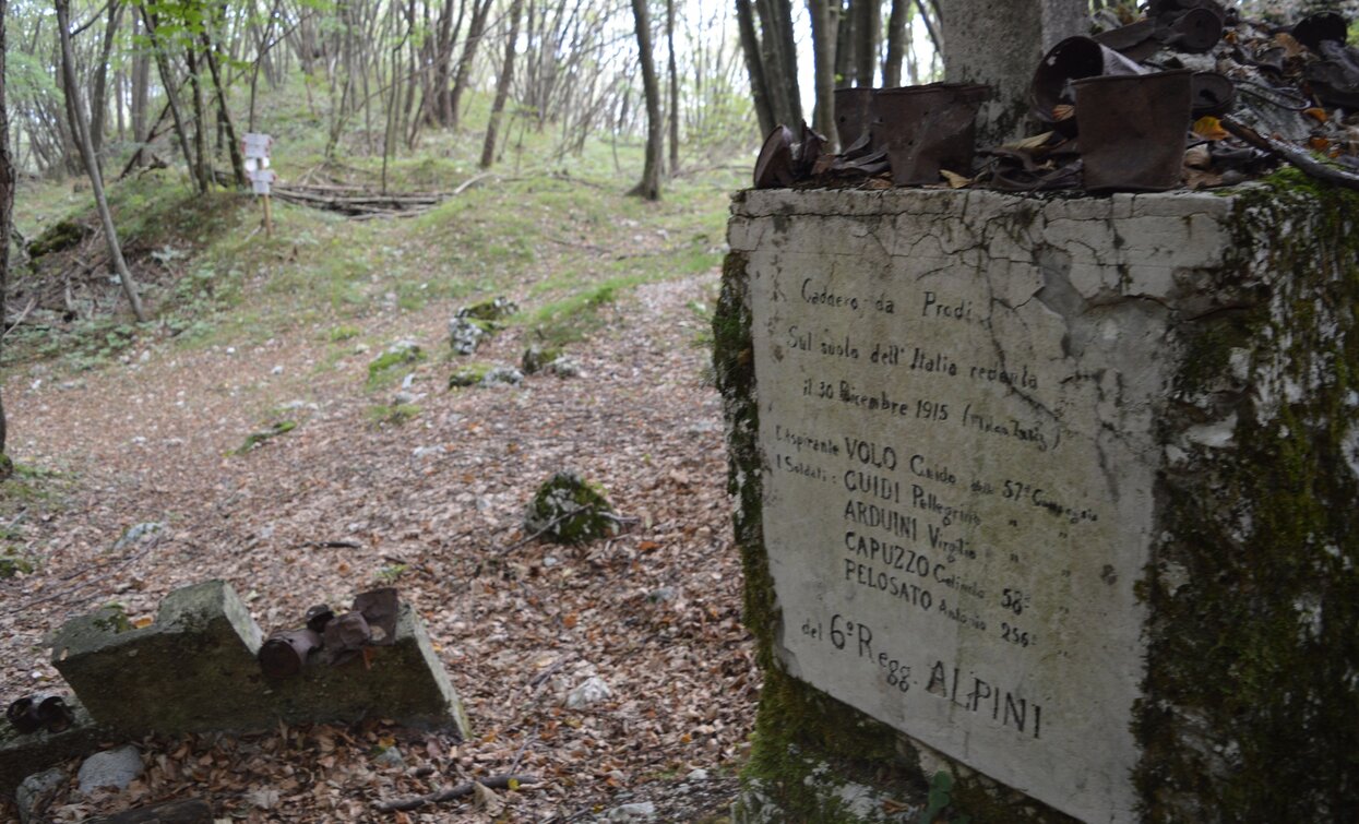 Testimonianze della Grande Guerra sul sentiero verso Dosso Alto | © A. Pizzato - montagnadiviaggi.it, Garda Trentino 