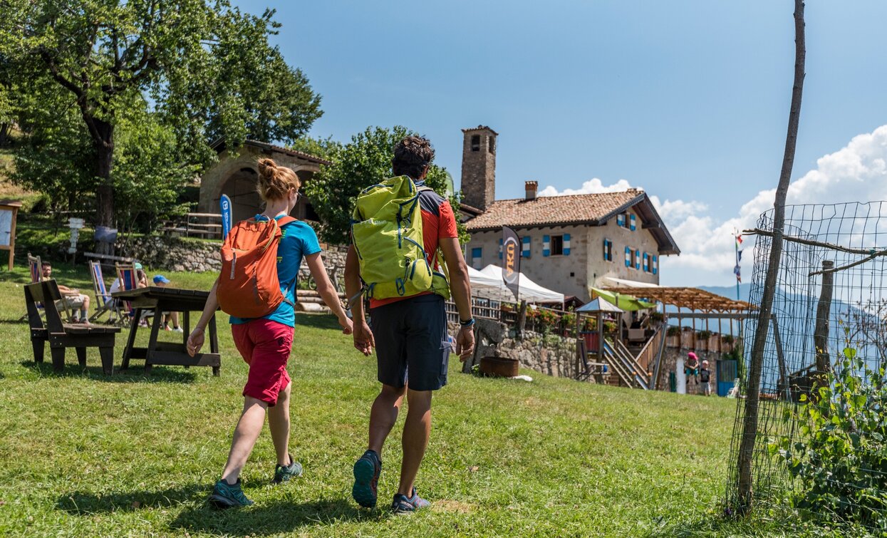 Arriving at Rifugio San Pietro | © J. Doohan, Garda Trentino 