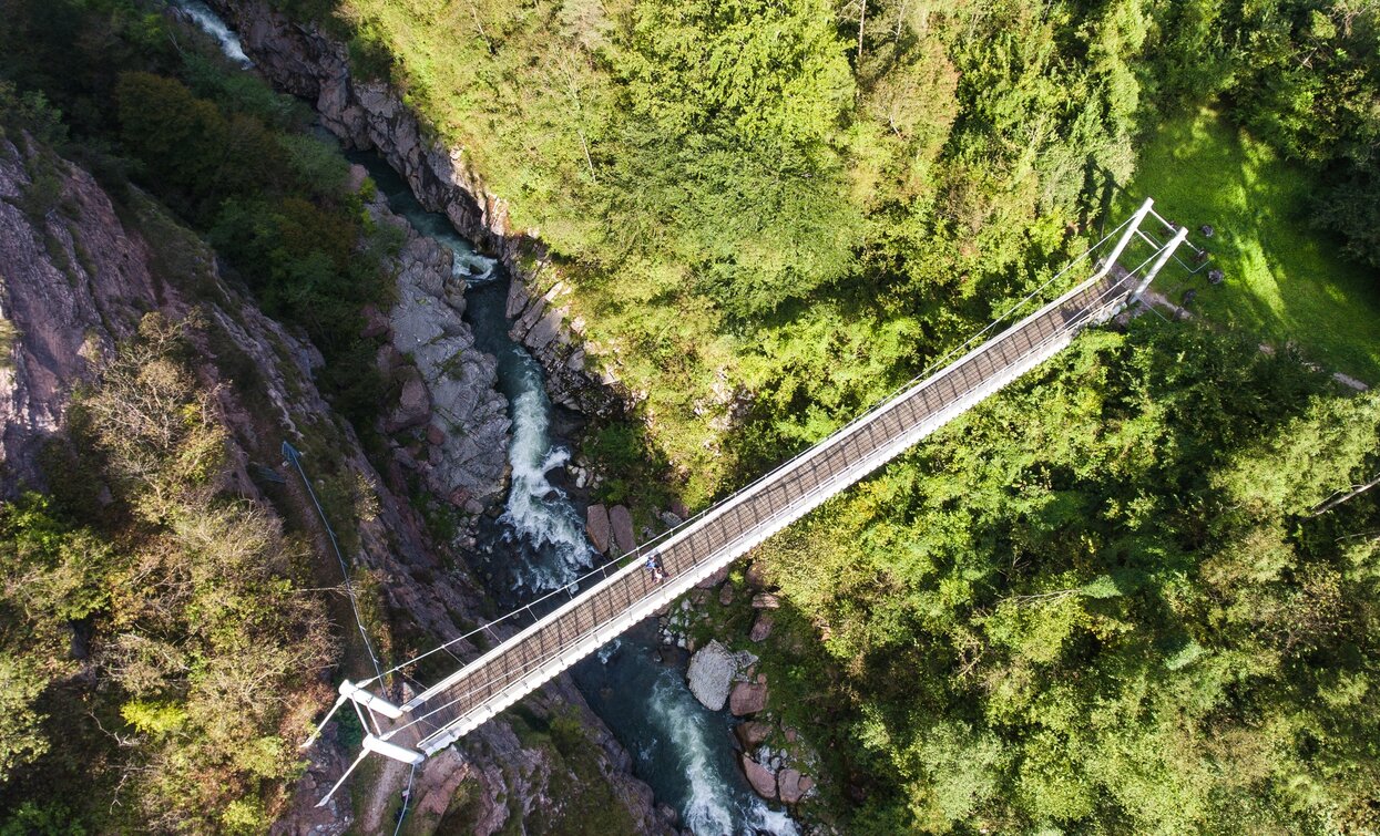 Canyon del Limarò - suspension bridge | © Fototeca Trentino Sviluppo (ph. A. Russolo), North Lake Garda Trentino  Canyon del Limarò - suspension bridge | © Fototeca Trentino Sviluppo (ph. A. Russolo), North Lake Garda Trentino