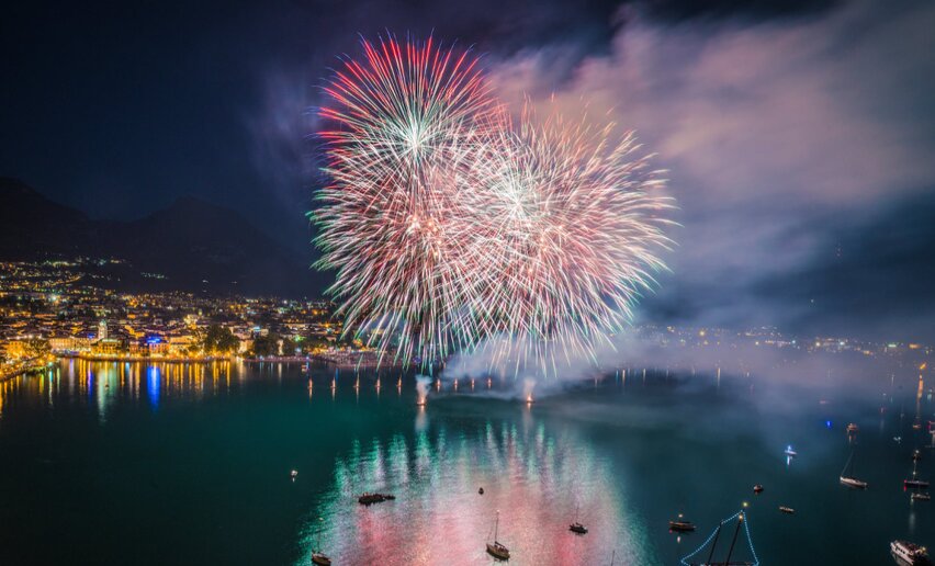 Mezzanotte Magica sul Lago